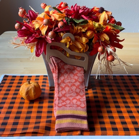 🍁🍂🍁 COACH SIGNATURE CALF SOCKS 🍁🍂🍁 NWT 🍁🍂🍁 - Picture 8 of 16